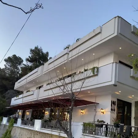D Hotel-restaurant-private