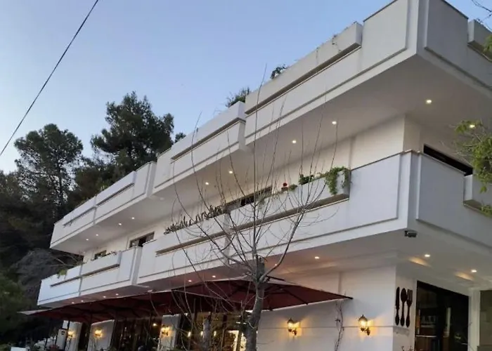 D Hotel-restaurant-private