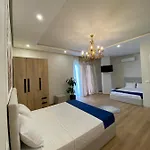D Hotel-restaurant-private