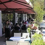 D Hotel-restaurant-private Hotel