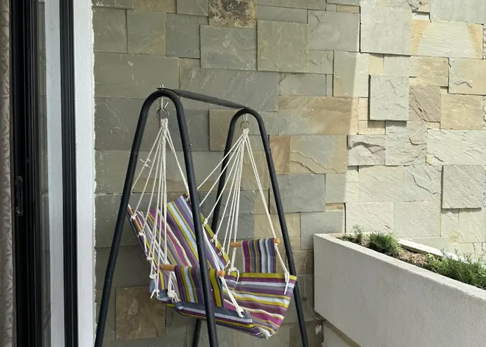 D Hotel-restaurant-private Hotel